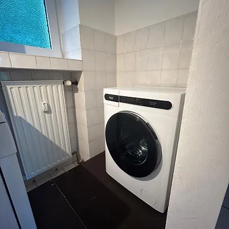 Gemuetliche - Voll Ausgestattet, Zentral Aber Ruhig ! Apartment *