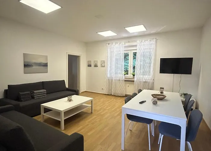 Gemuetliche - Voll Ausgestattet, Zentral Aber Ruhig ! Lejlighed