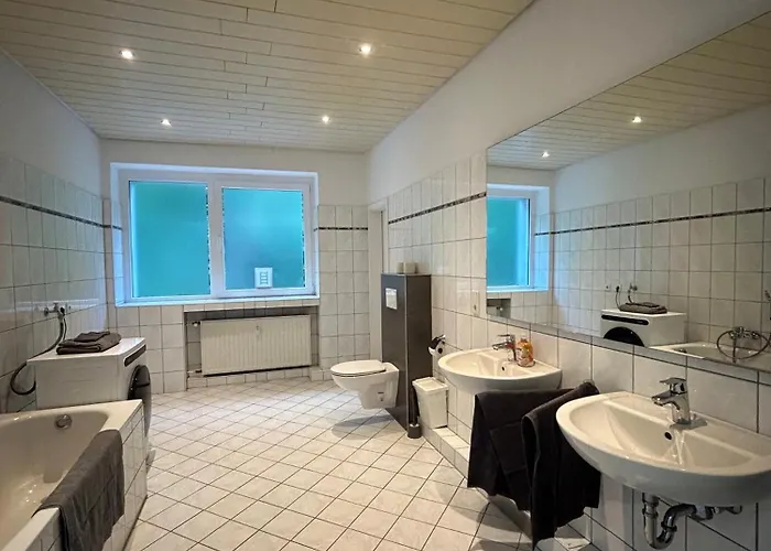 Gemuetliche - Voll Ausgestattet, Zentral Aber Ruhig ! Lejlighed