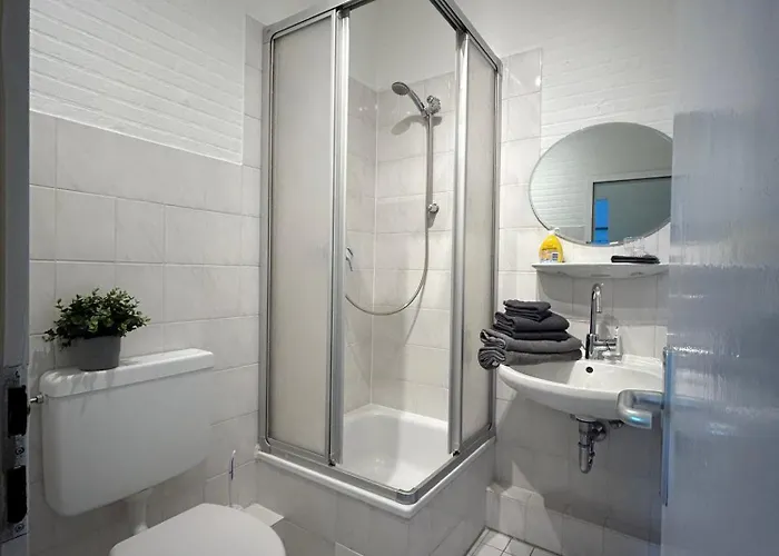 Lejlighed Gemuetliche - Voll Ausgestattet, Zentral Aber Ruhig ! *