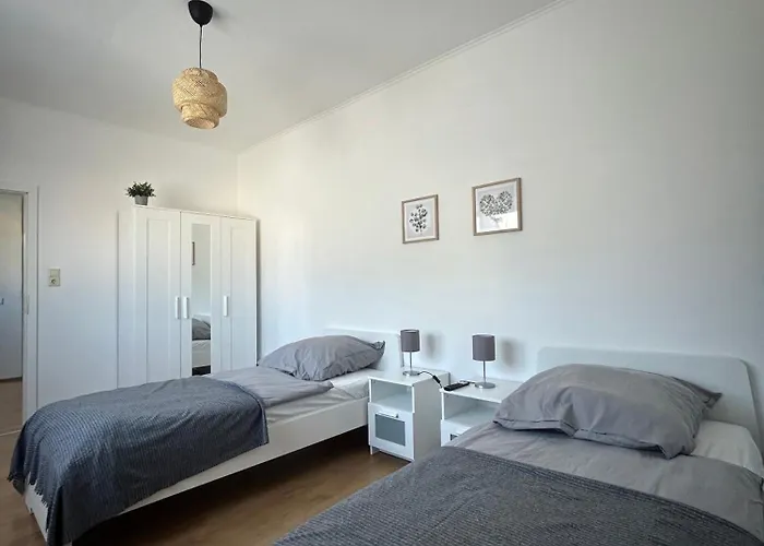 Lejlighed Gemuetliche - Voll Ausgestattet, Zentral Aber Ruhig ! *